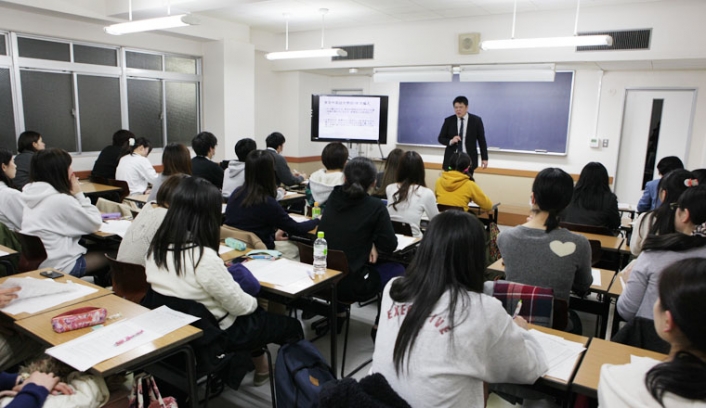 東京 外国 語 大学