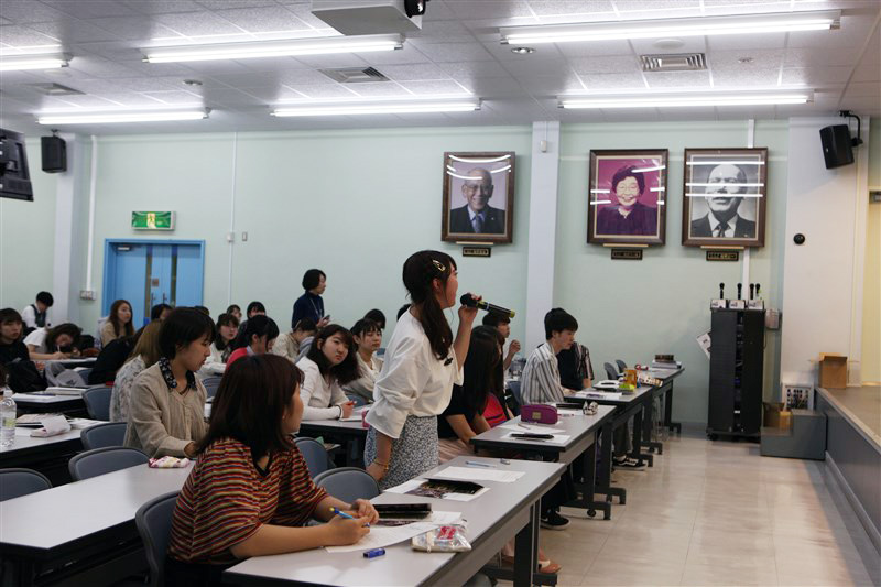 学生 神田外語学院