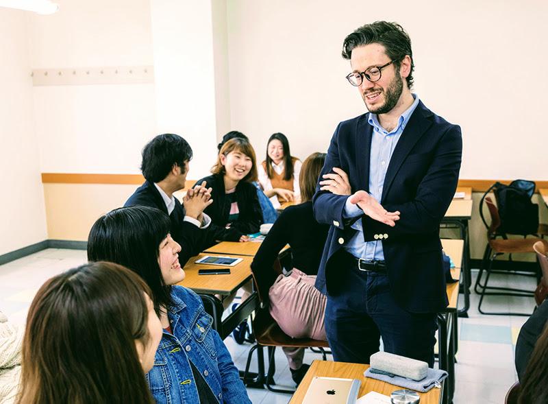 神田外語学院 授業