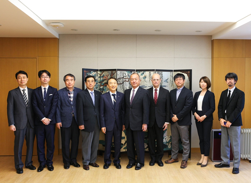 宮内学長一行が韓国の大学を訪問