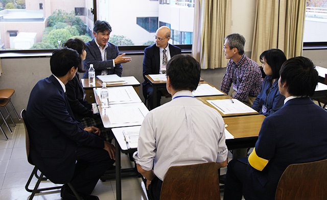 神田外語大学 保護者会