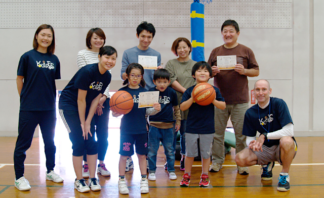 英語deスポーツクラブ 小学生クラス 2018年度 Family Fun Day バスケ サッカー 開催報告 ニュース 神田外語大学